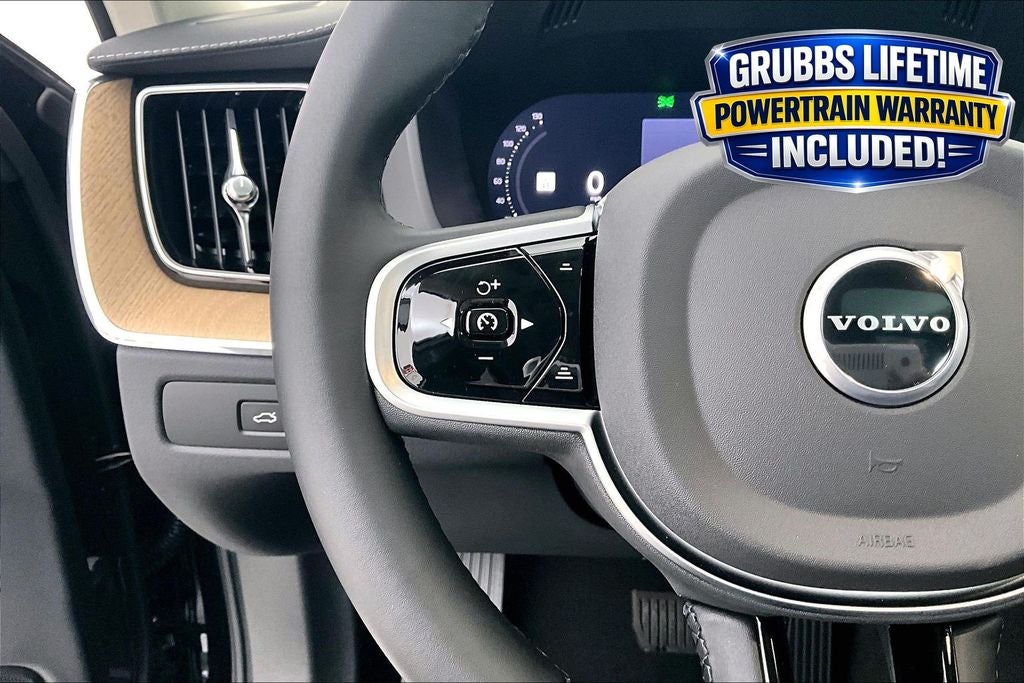 2026 Volvo XC60 B5 Ultra