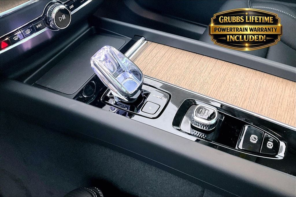 2026 Volvo XC60 B5 Ultra
