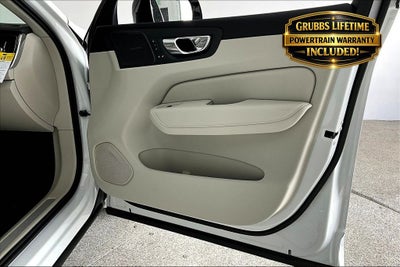 2026 Volvo XC60 B5 Ultra