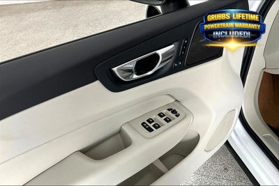 2026 Volvo XC60 B5 Ultra