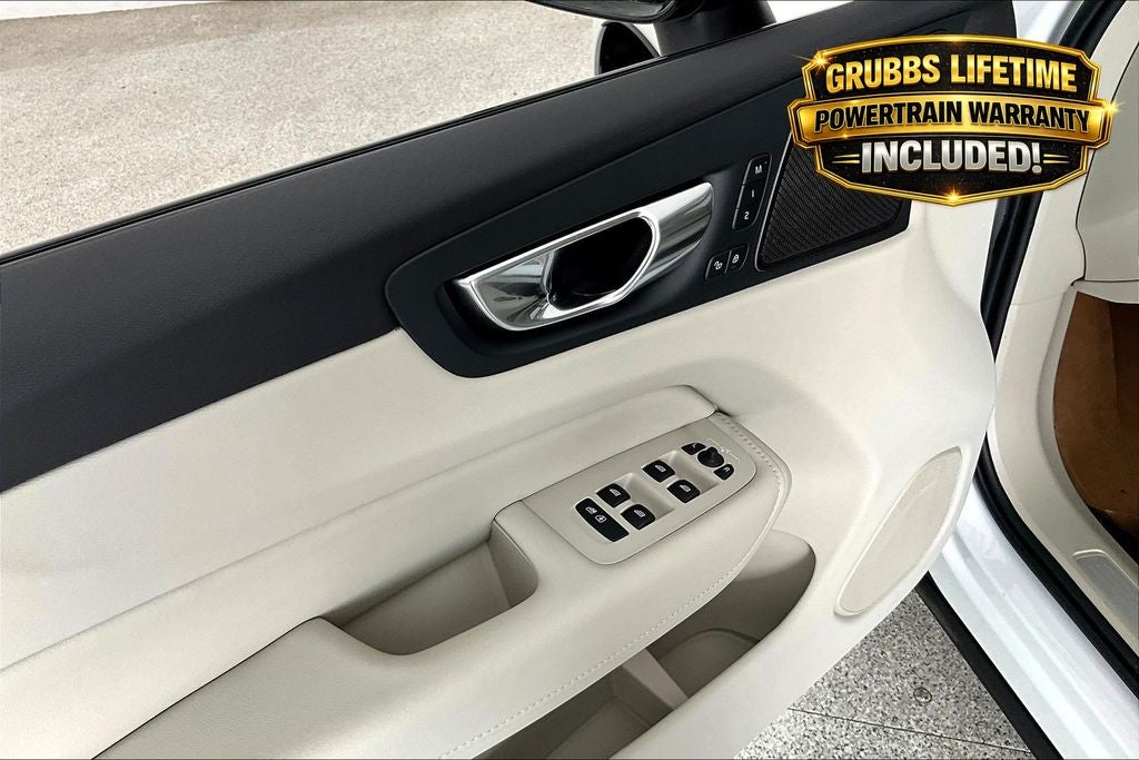 2026 Volvo XC60 B5 Ultra
