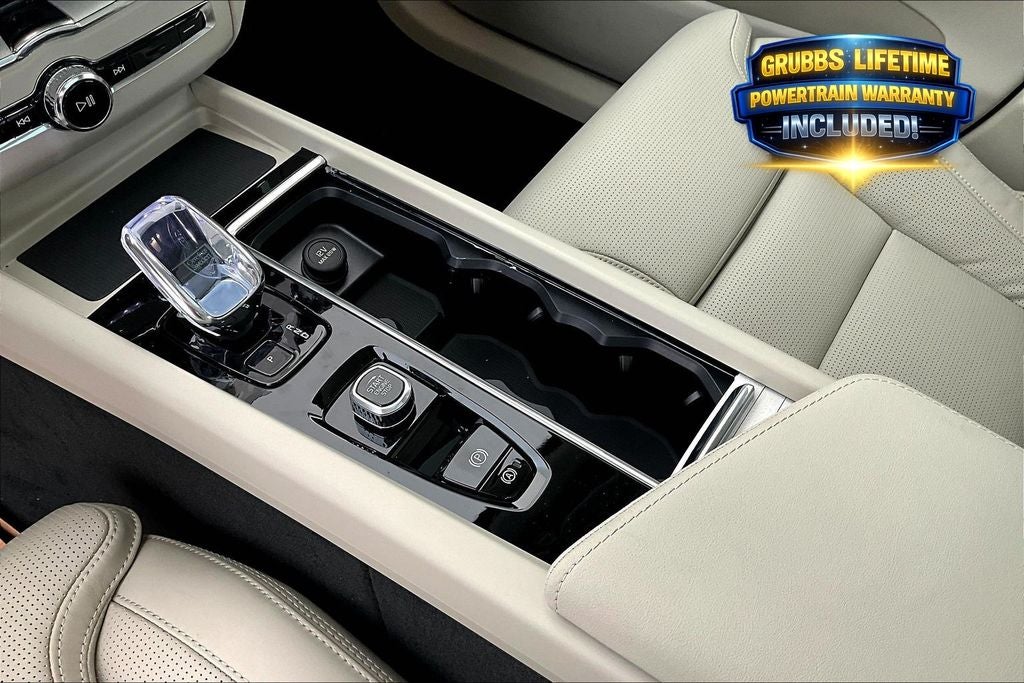 2026 Volvo XC60 B5 Ultra
