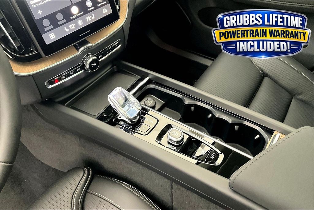 2026 Volvo XC60 B5 Ultra