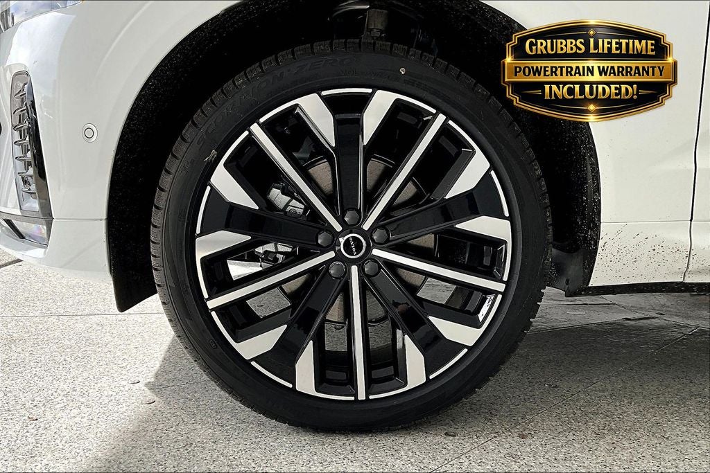 2026 Volvo XC60 B5 Ultra