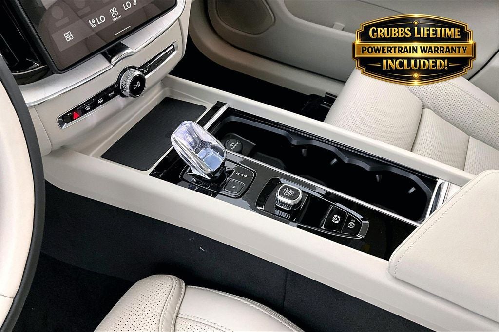 2026 Volvo XC60 B5 Ultra