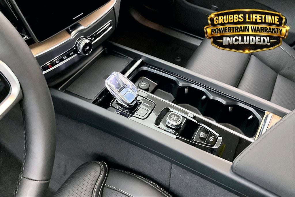 2026 Volvo XC60 B5 Ultra