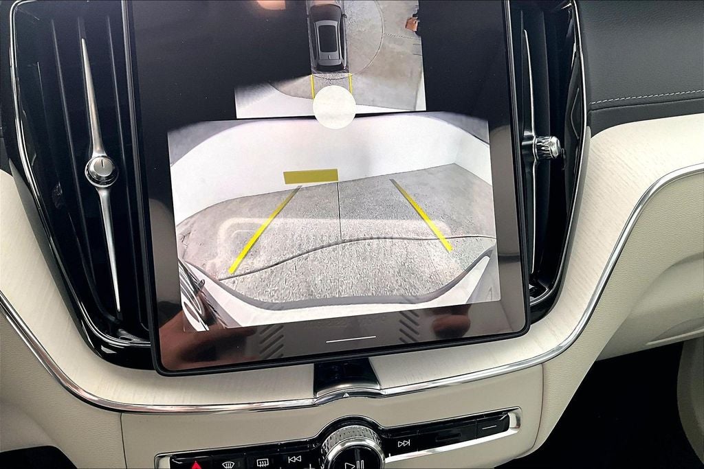 2026 Volvo XC60 B5 Ultra
