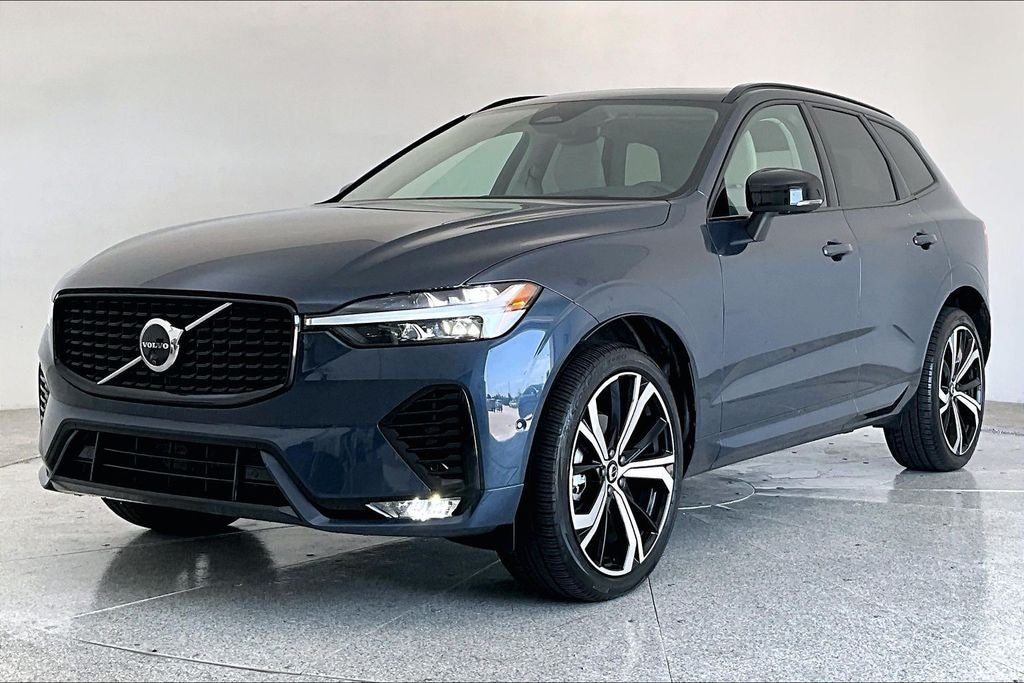 2025 Volvo XC60 B5 Ultra