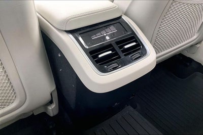 2025 Volvo XC60 B5 Ultra