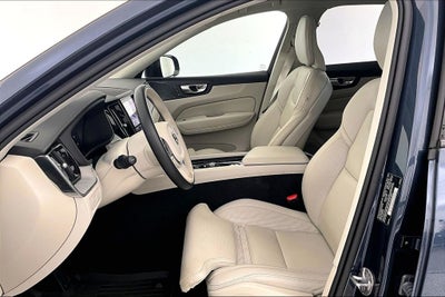2025 Volvo XC60 B5 Ultra
