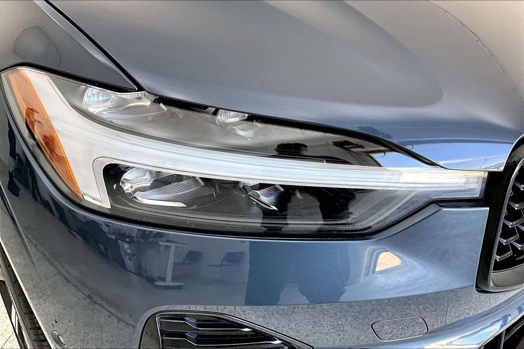2025 Volvo XC60 B5 Ultra
