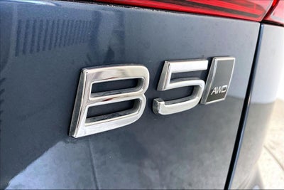 2025 Volvo XC60 B5 Ultra