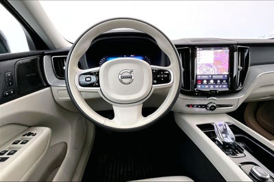 2025 Volvo XC60 B5 Ultra