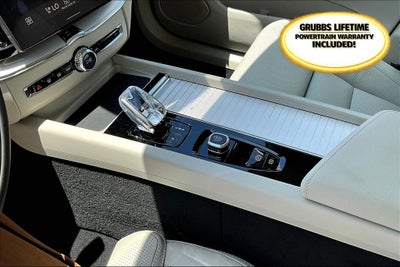 2026 Volvo XC60 B5 Ultra