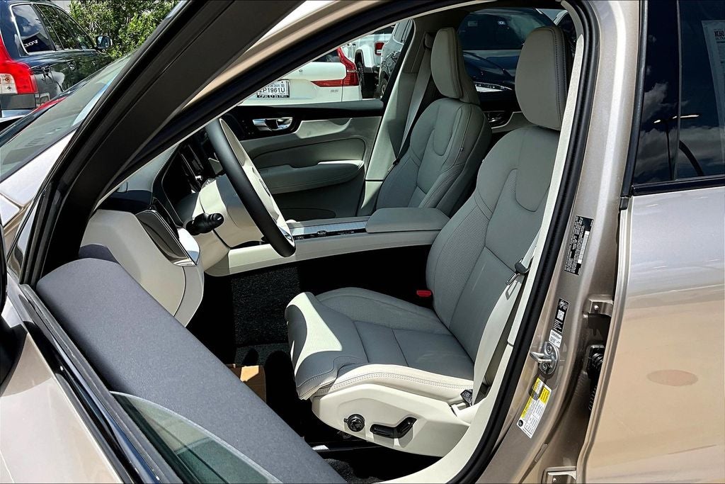 2026 Volvo XC60 B5 Ultra