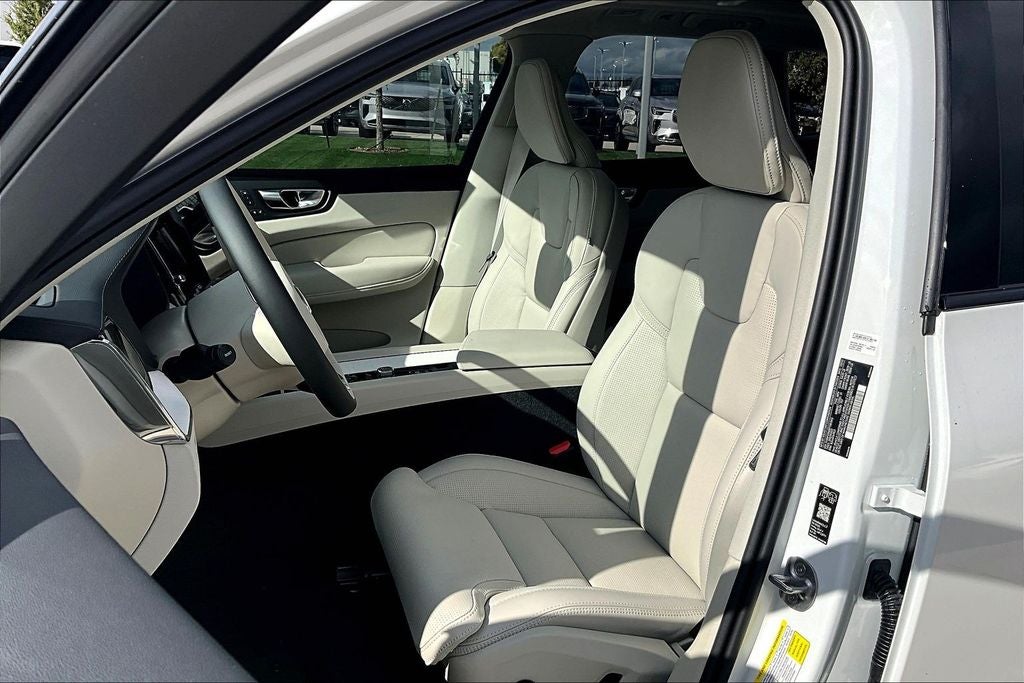 2026 Volvo XC60 B5 Ultra