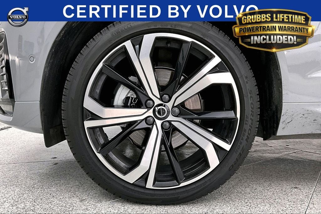 2025 Volvo XC60 B5 Ultra
