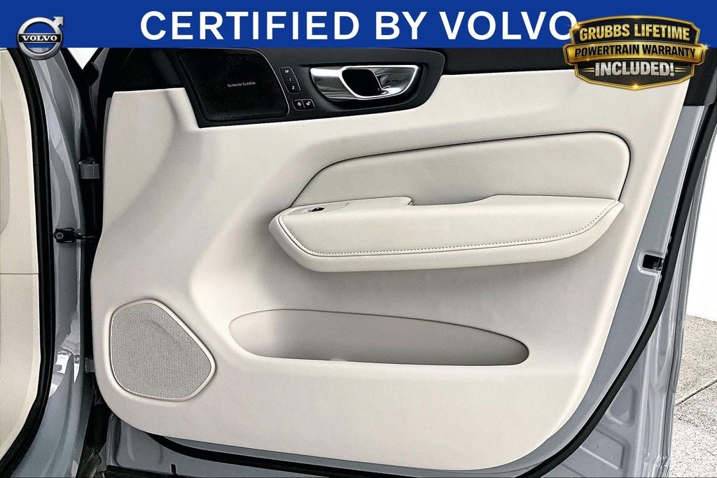 2025 Volvo XC60 B5 Ultra