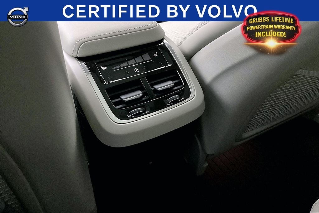 2025 Volvo XC60 B5 Ultra