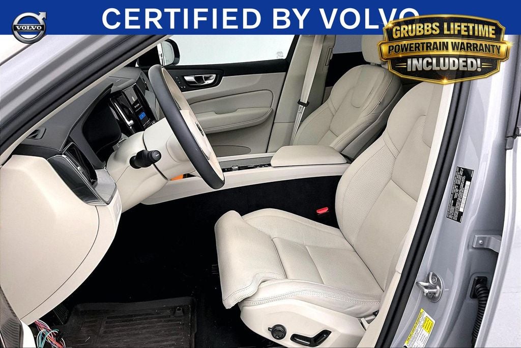 2025 Volvo XC60 B5 Ultra