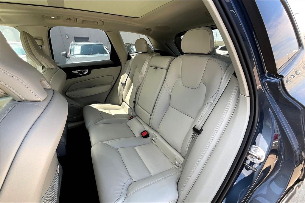 2026 Volvo XC60 B5 Ultra