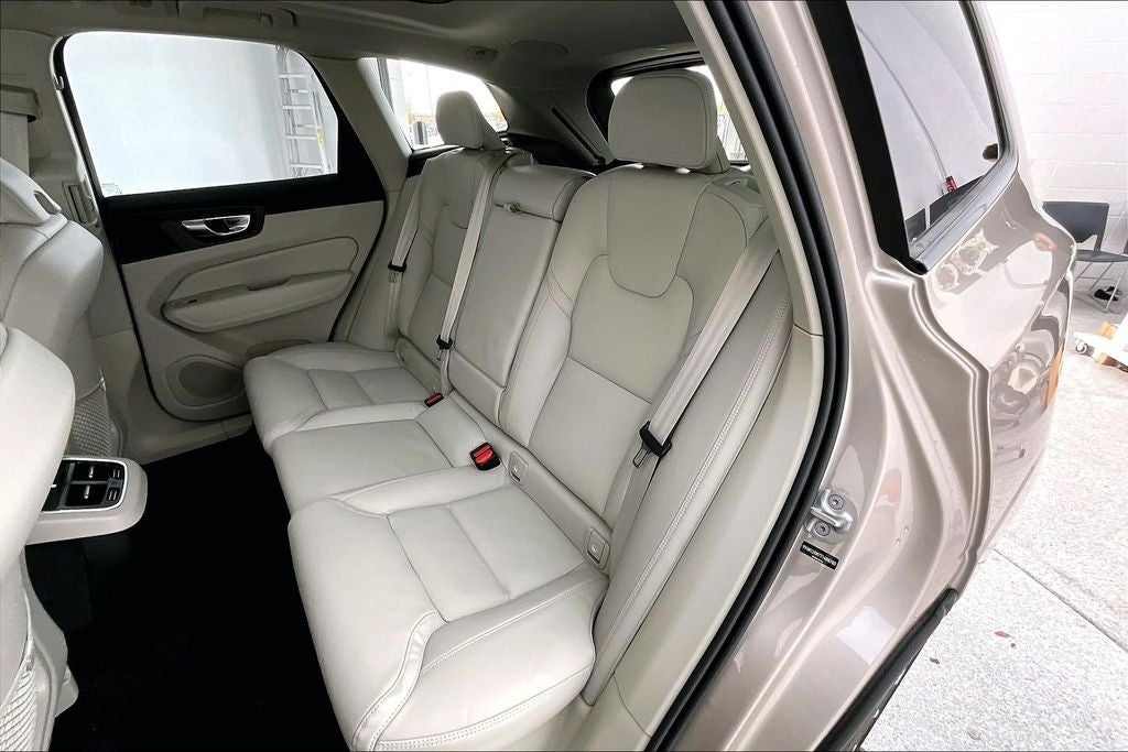 2026 Volvo XC60 B5 Ultra