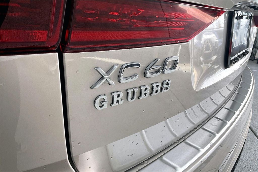 2026 Volvo XC60 B5 Ultra