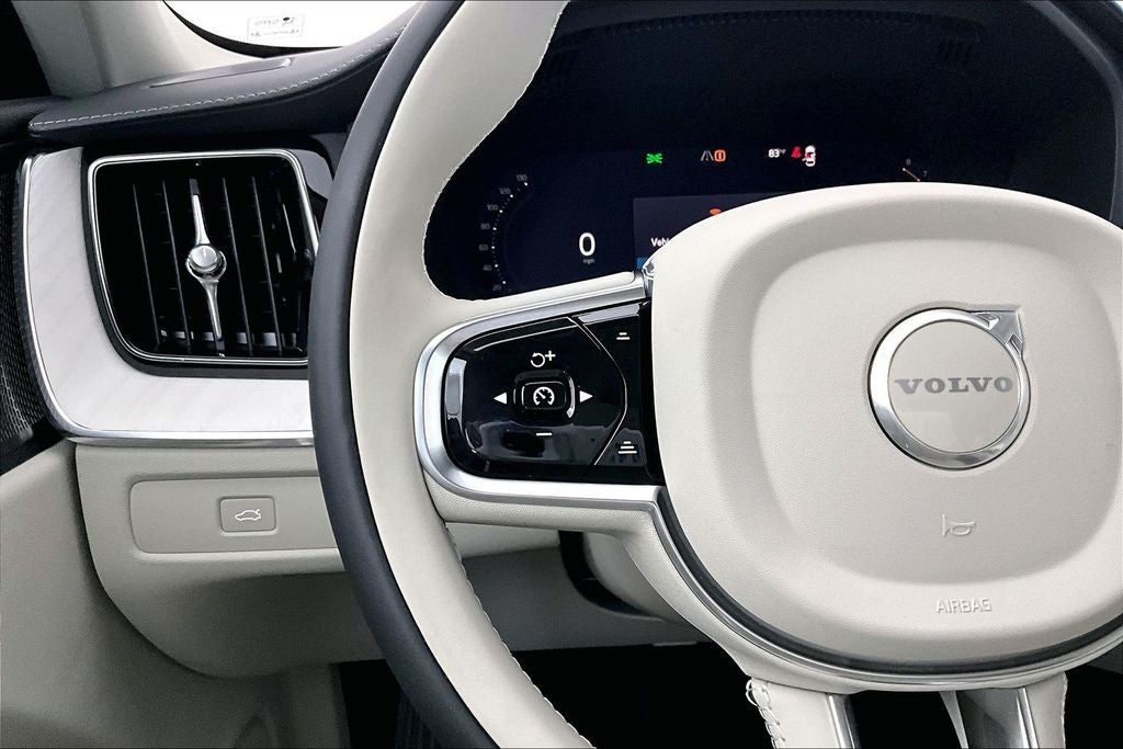 2026 Volvo XC60 B5 Ultra