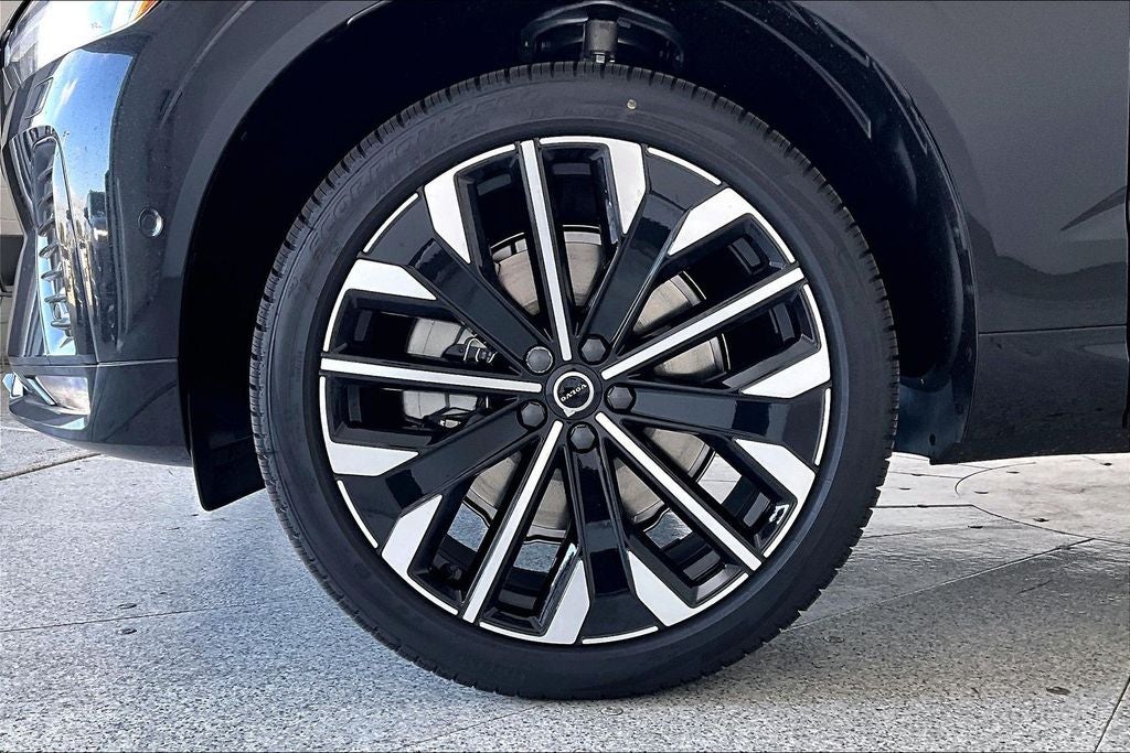 2026 Volvo XC60 B5 Ultra