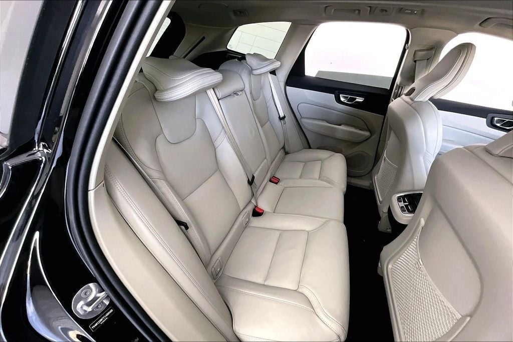 2026 Volvo XC60 B5 Ultra