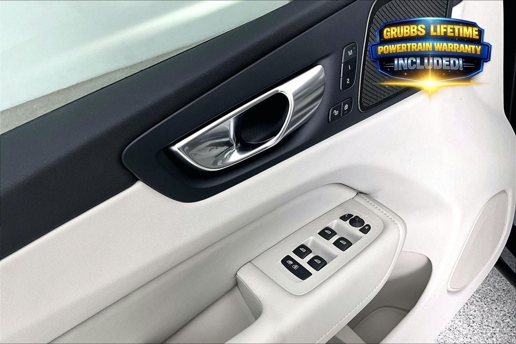 2026 Volvo XC60 B5 Ultra