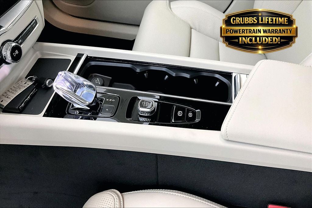 2026 Volvo XC60 B5 Ultra