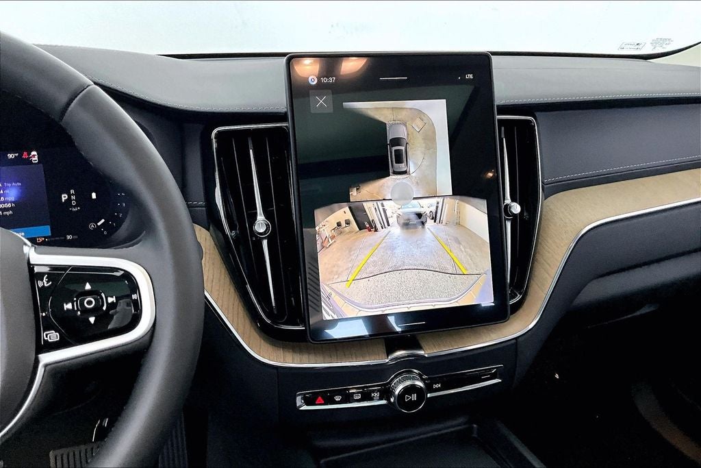 2026 Volvo XC60 B5 Ultra