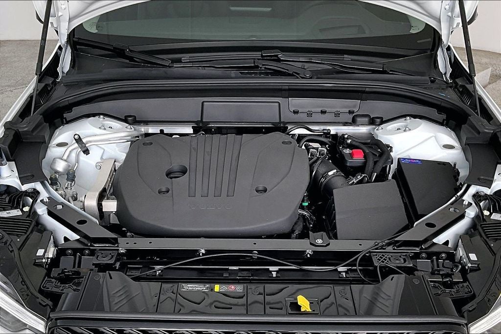2026 Volvo XC60 B5 Ultra