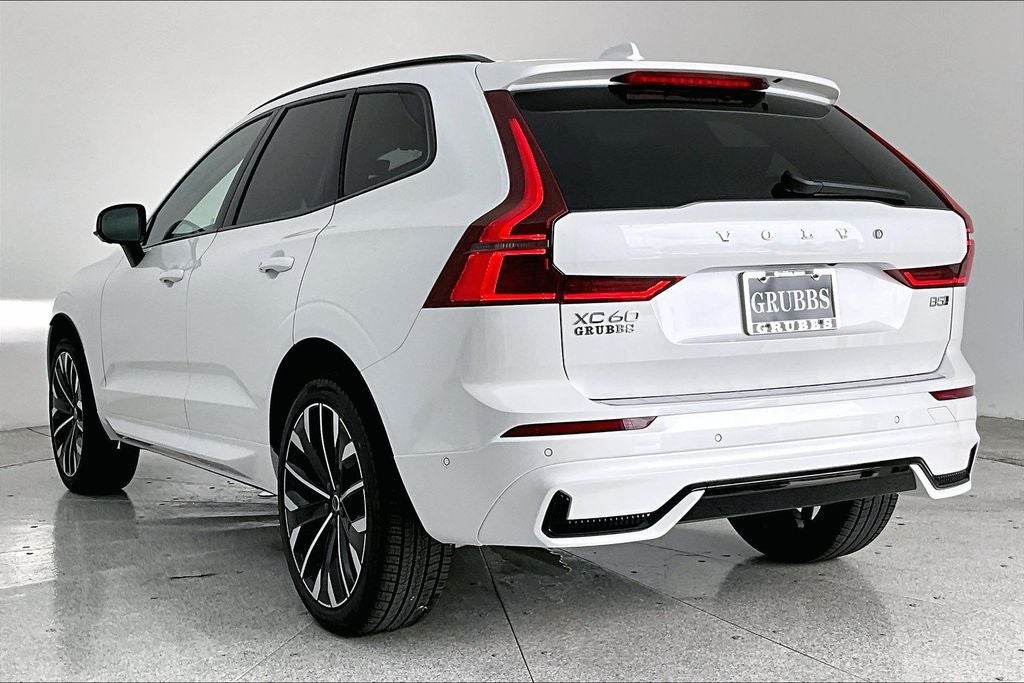 2026 Volvo XC60 B5 Ultra