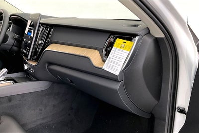 2026 Volvo XC60 B5 Ultra