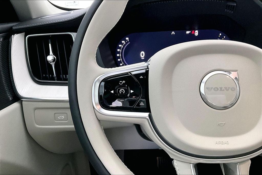 2026 Volvo XC60 B5 Ultra
