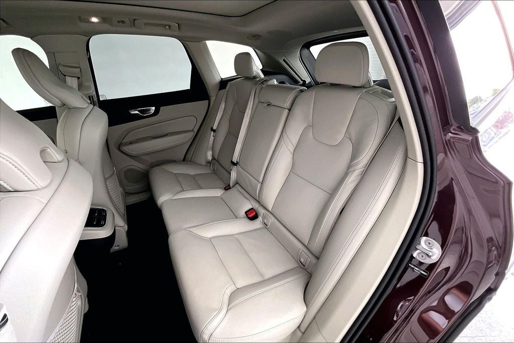 2026 Volvo XC60 B5 Ultra