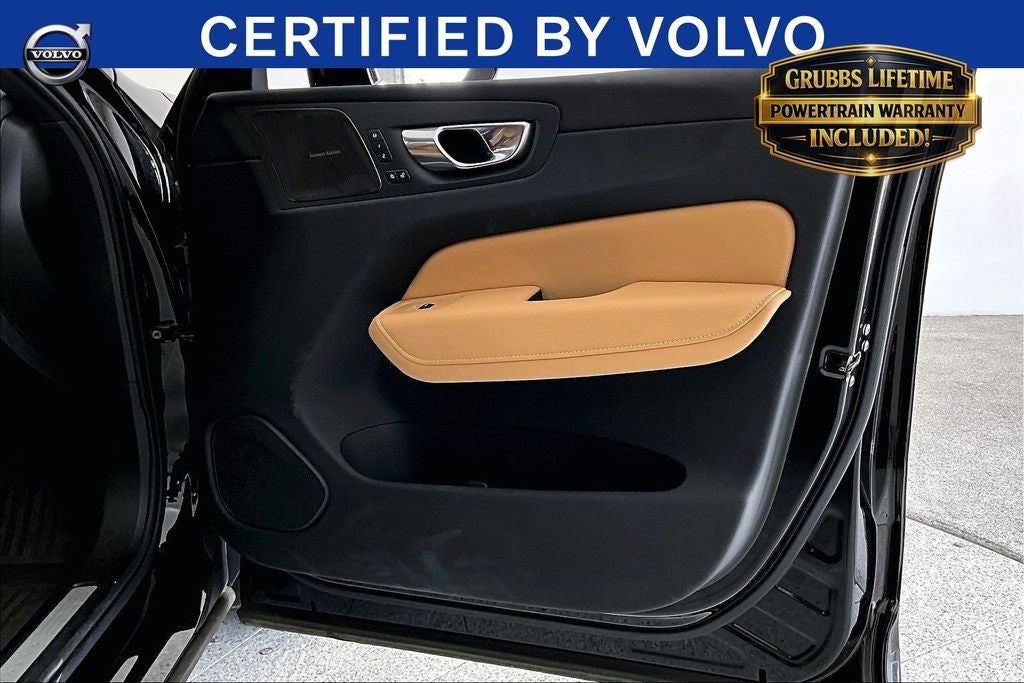 2025 Volvo XC60 B5 Ultra