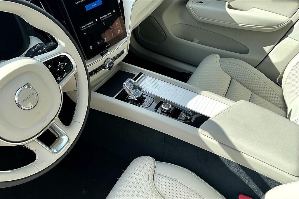 2026 Volvo XC60 B5 Ultra