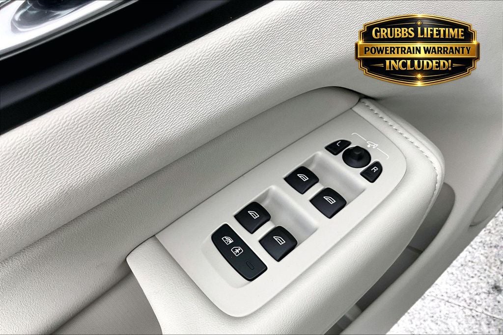2026 Volvo XC60 B5 Ultra