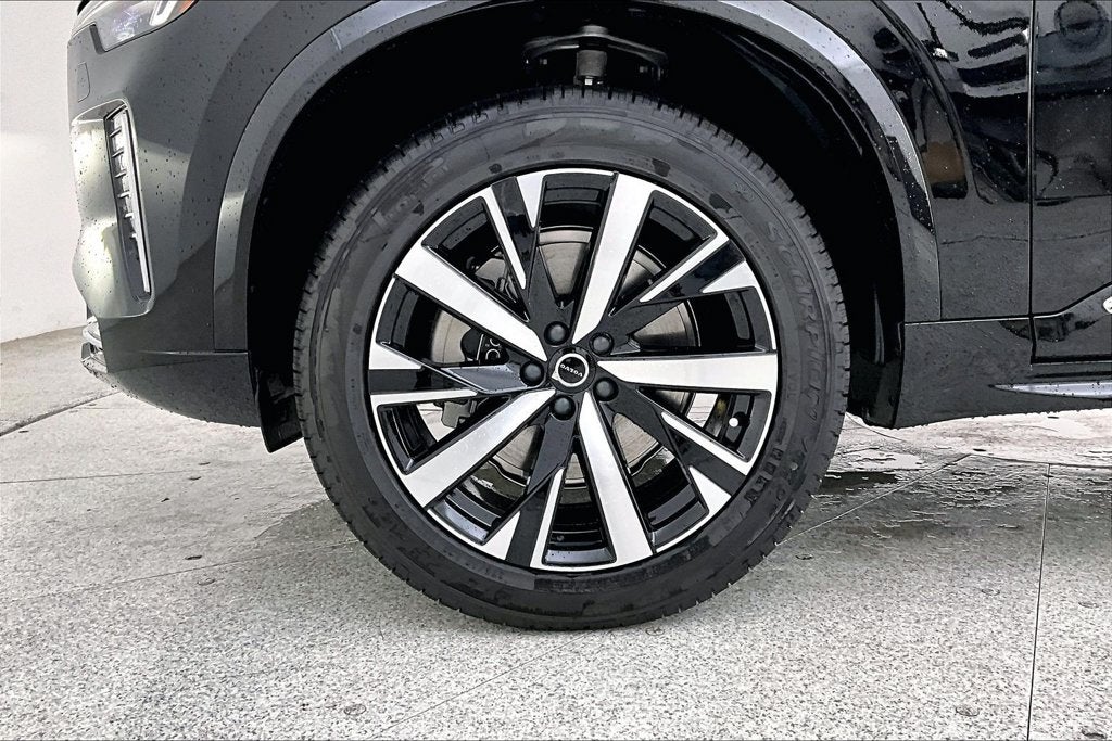 2027 Volvo XC90 B5 Core