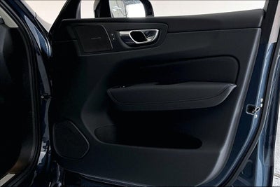 2027 Volvo XC60 B5 Plus