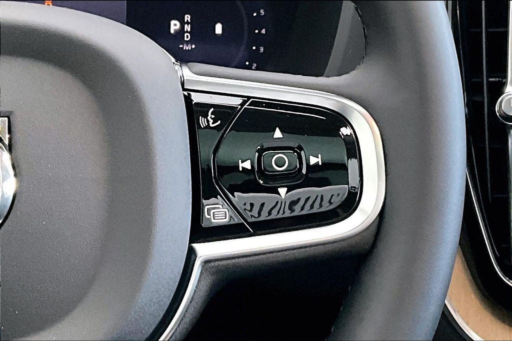 2027 Volvo XC60 B5 Plus