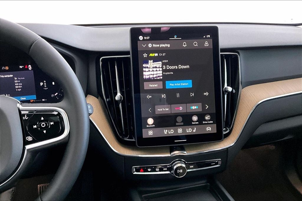 2027 Volvo XC60 B5 Plus