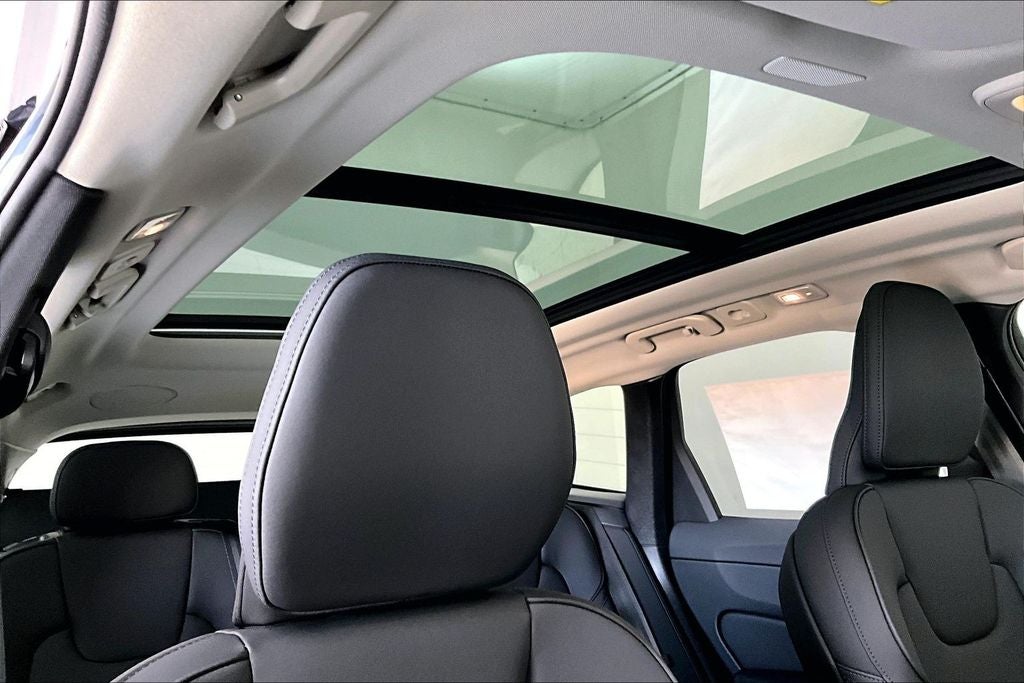2027 Volvo XC60 B5 Plus