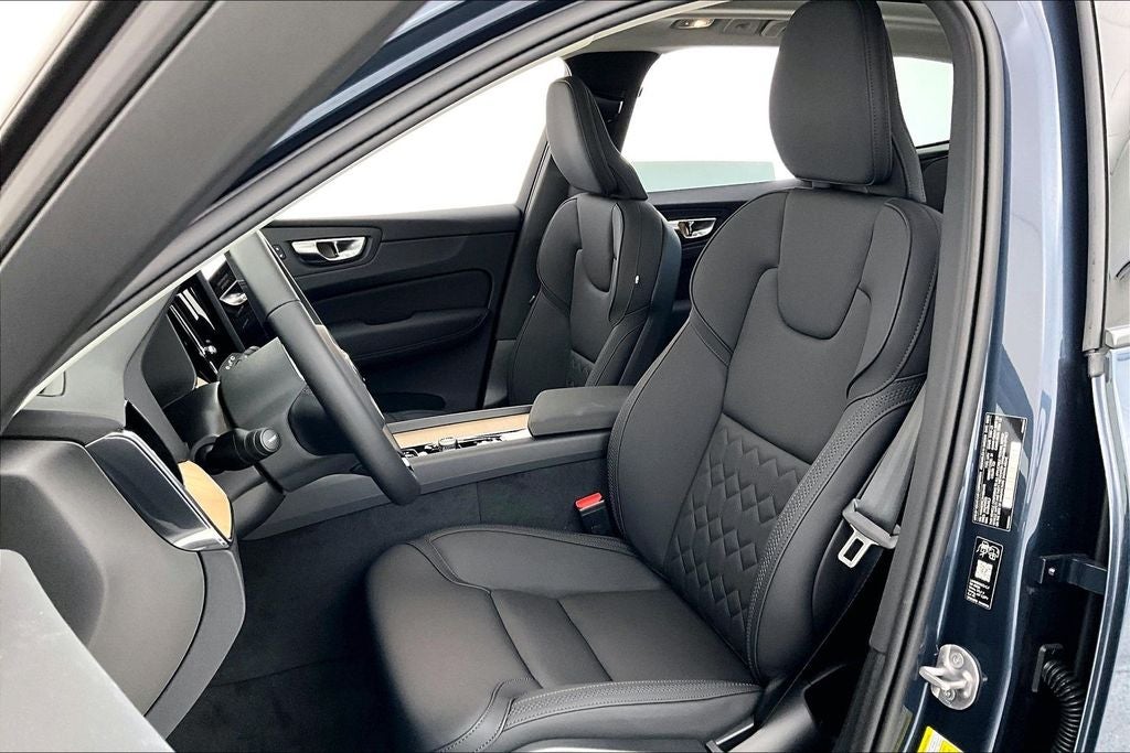 2027 Volvo XC60 B5 Plus