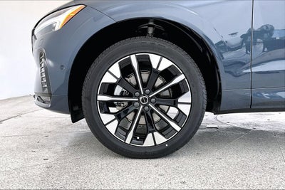 2027 Volvo XC60 B5 Plus