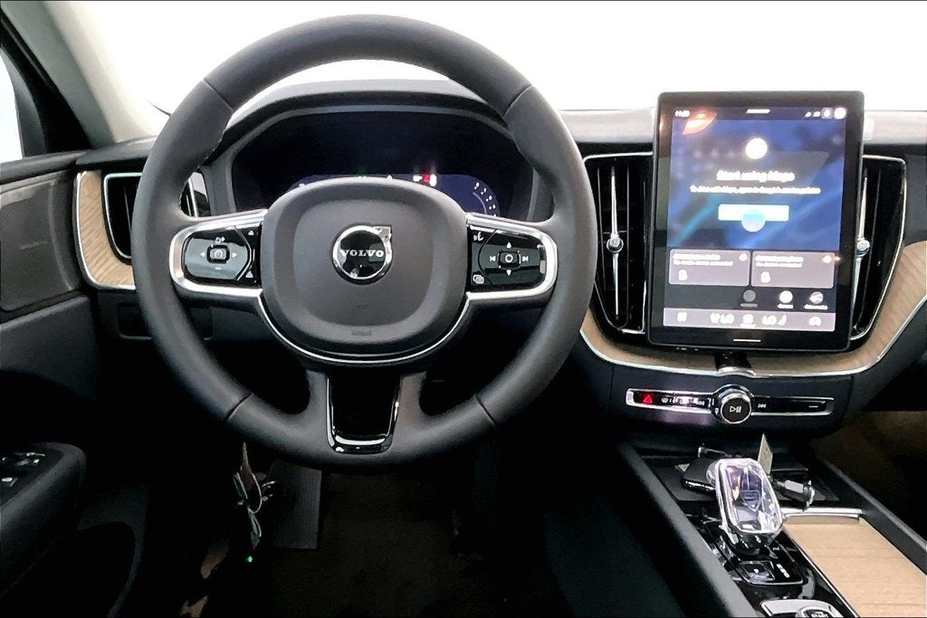 2027 Volvo XC60 B5 Plus