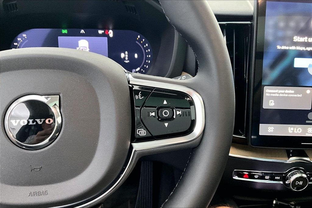 2027 Volvo XC60 B5 Plus